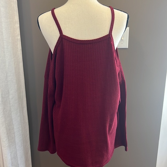 Off the shoulder long sleeved - Picture 2 of 5